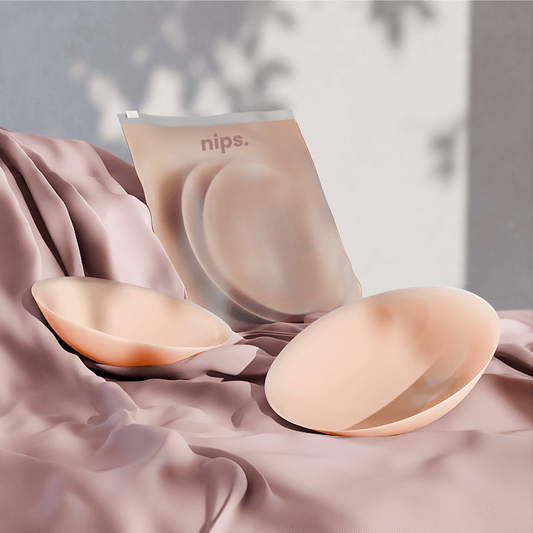Nips – Inget syns. Allt känns rätt.
